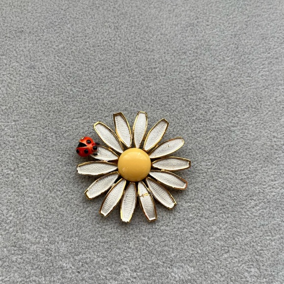 Jewelry | Vintage Weiss Daisy And Ladybug Brooch | Poshmark